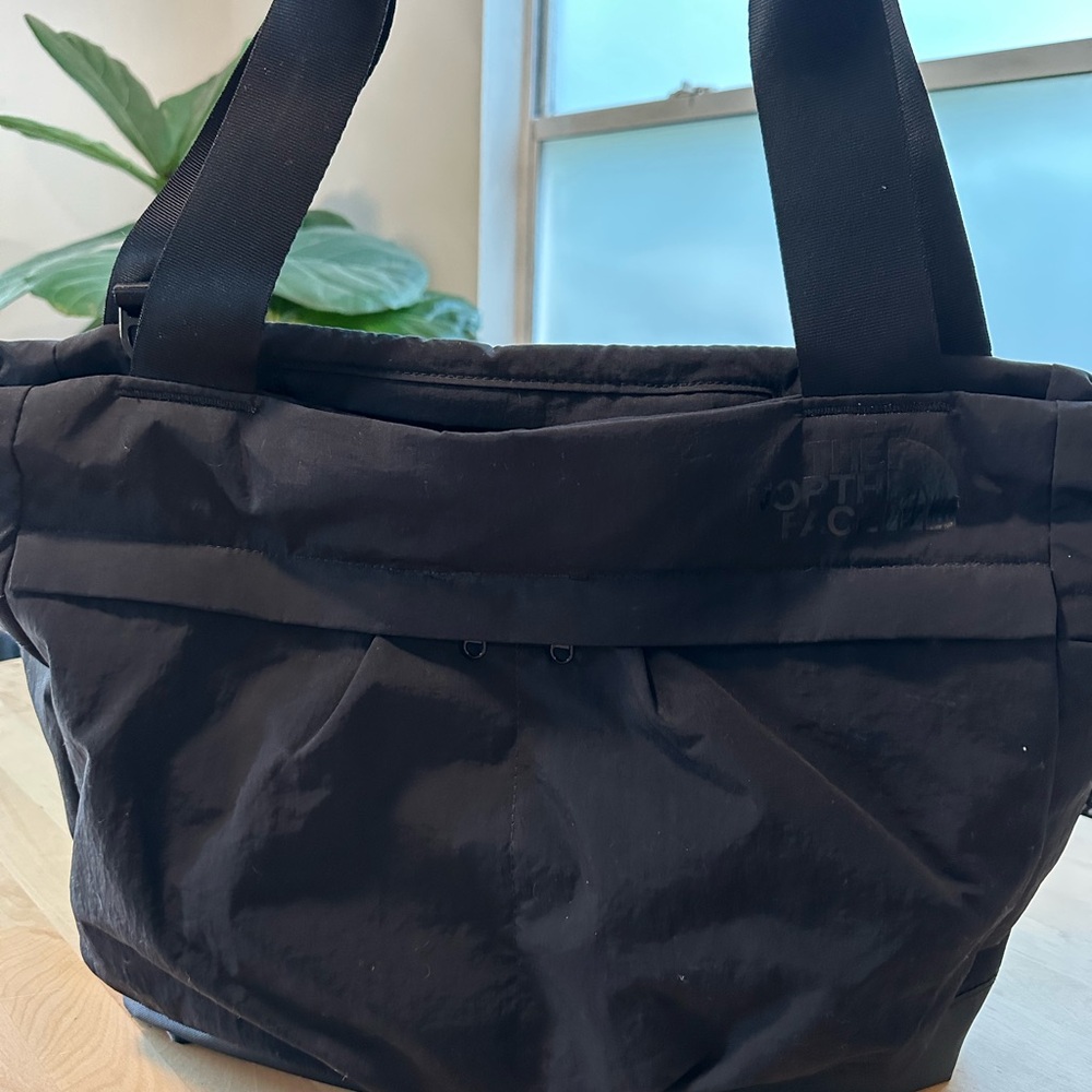 The North Face Never Stop tote